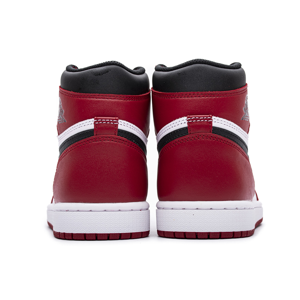 Nike Air Jordan 1 High "Chicago"