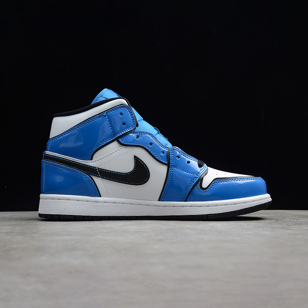 Nike Air Jordan 1 Mid "Signal Blue"