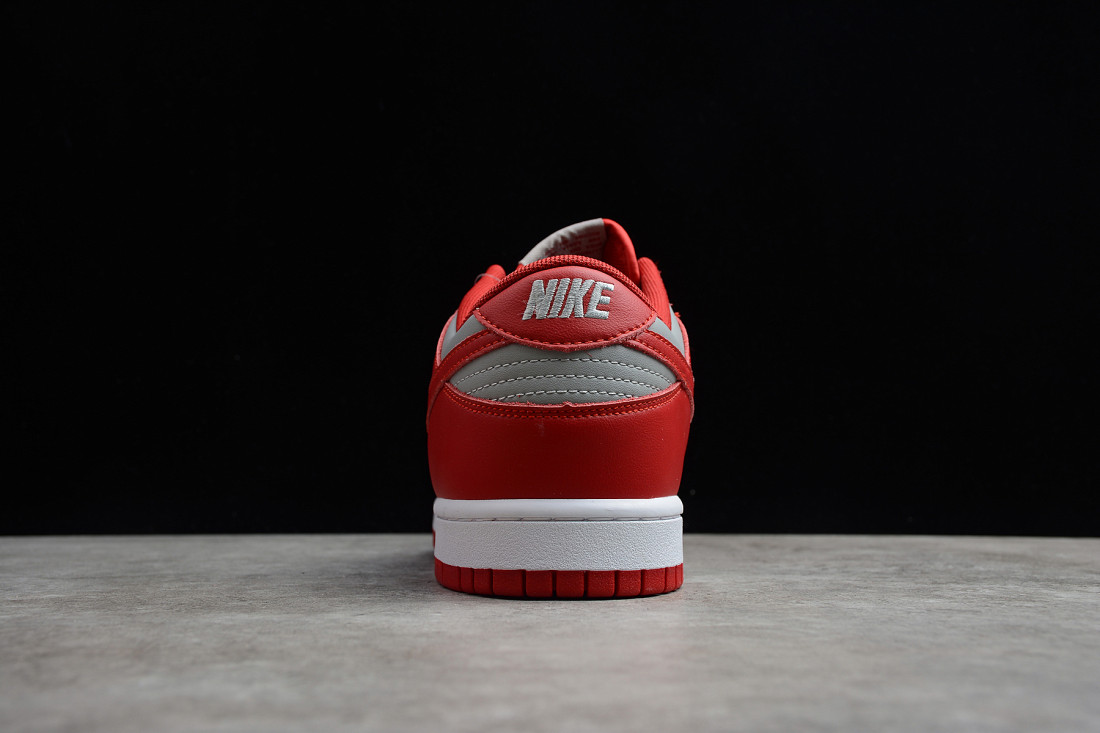 Nike SB Dunk Low "UNLV"