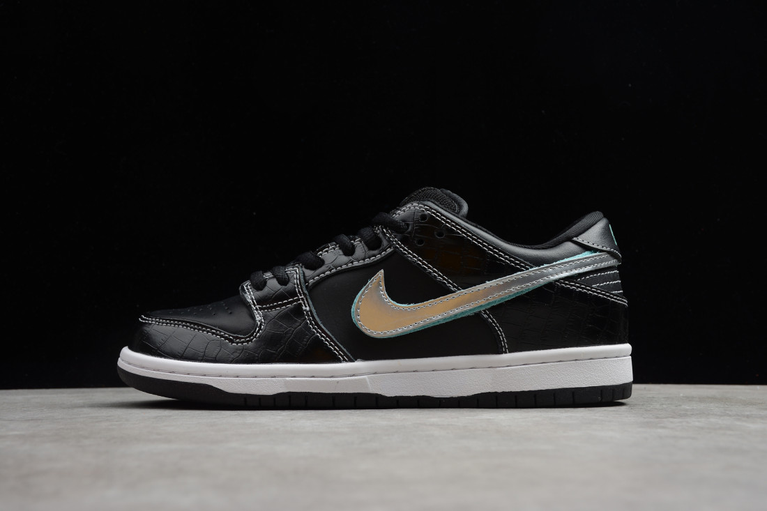 Nike SB Dunk Low "Diamond Supply Co Black"