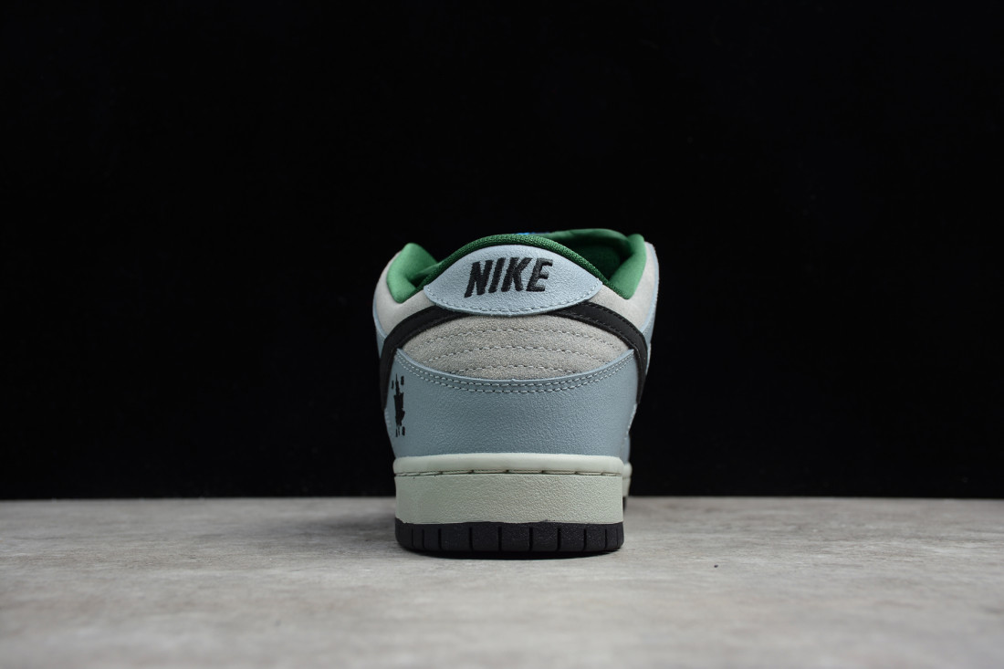 Nike SB Dunk Low "Maple Leaf Central Park"