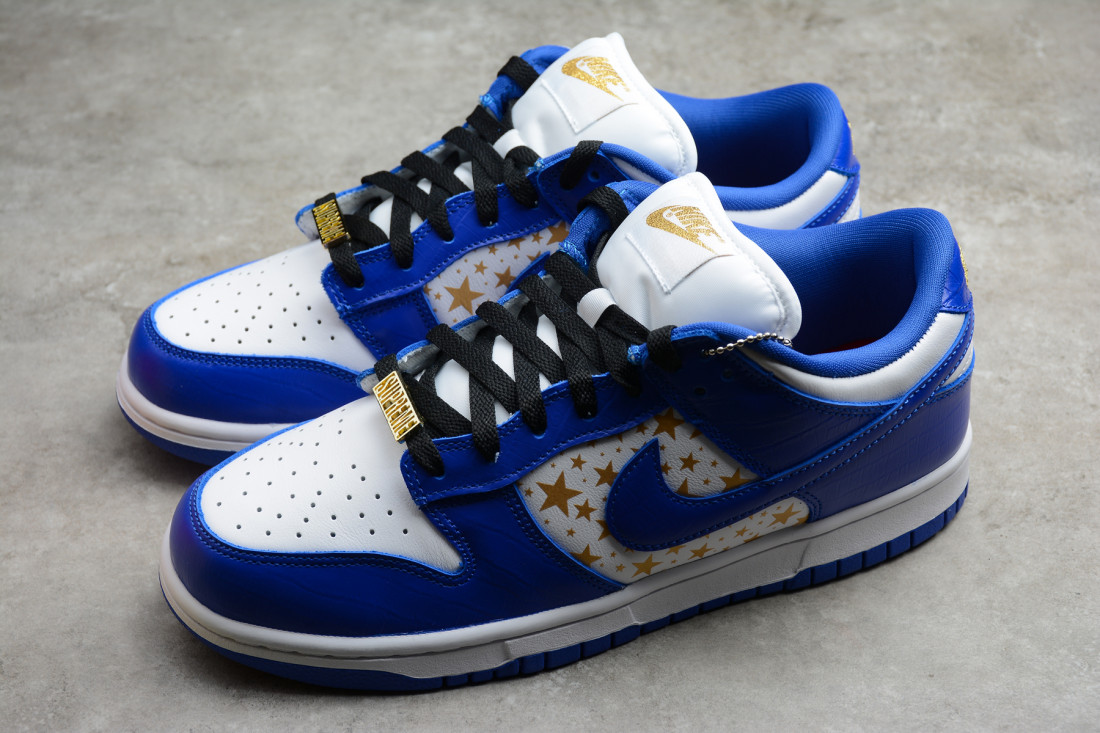 Nike SB Dunk Low "Supreme Stars Hyper Royal"