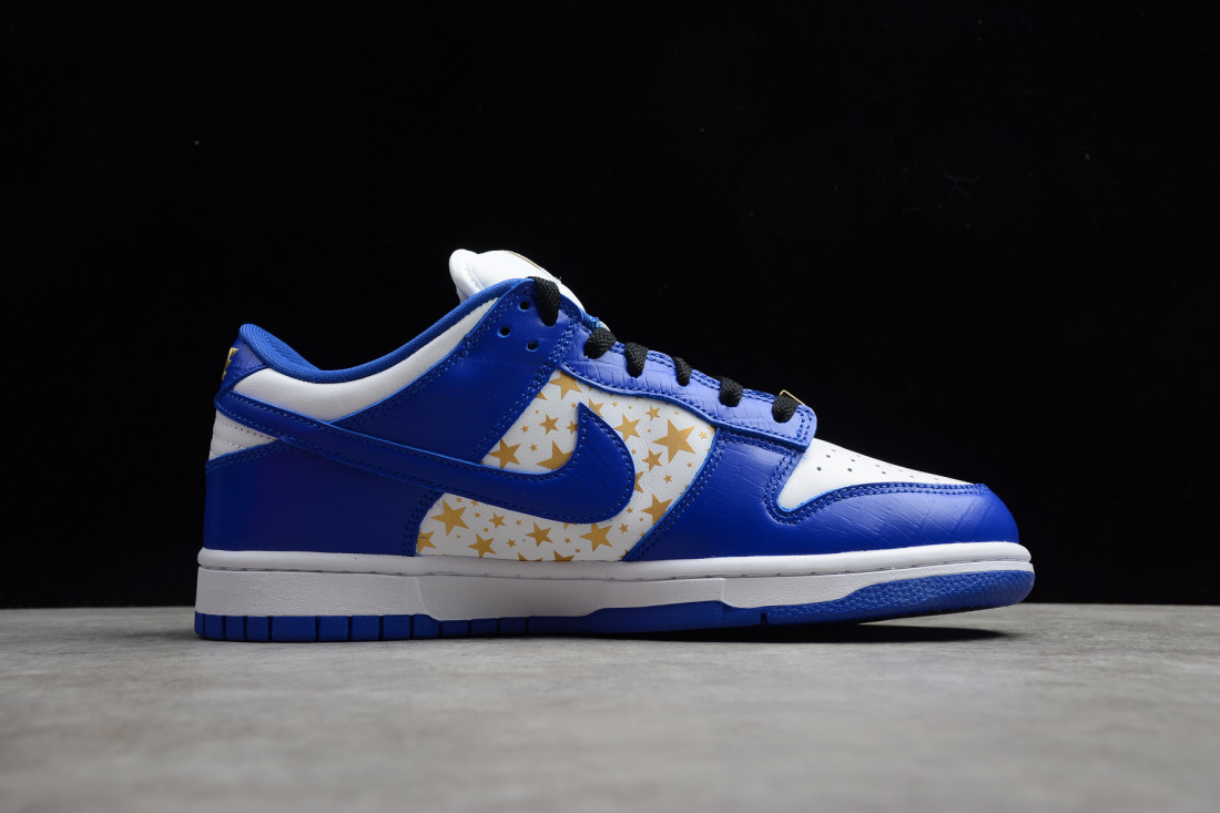 Nike SB Dunk Low "Supreme Stars Hyper Royal"