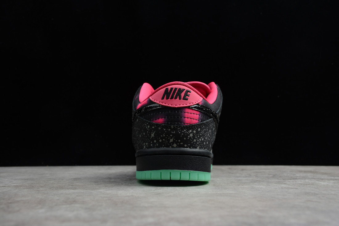 Nike SB Dunk Low "Northern Lights"