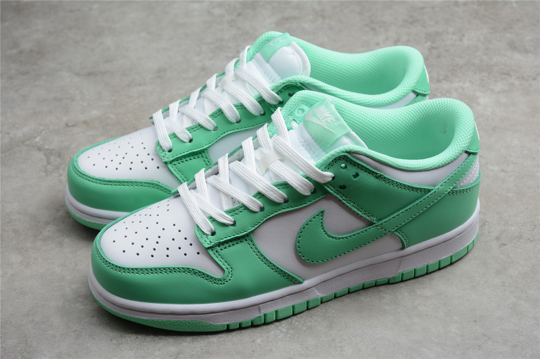 Nike SB Dunk Low "Green Glow"