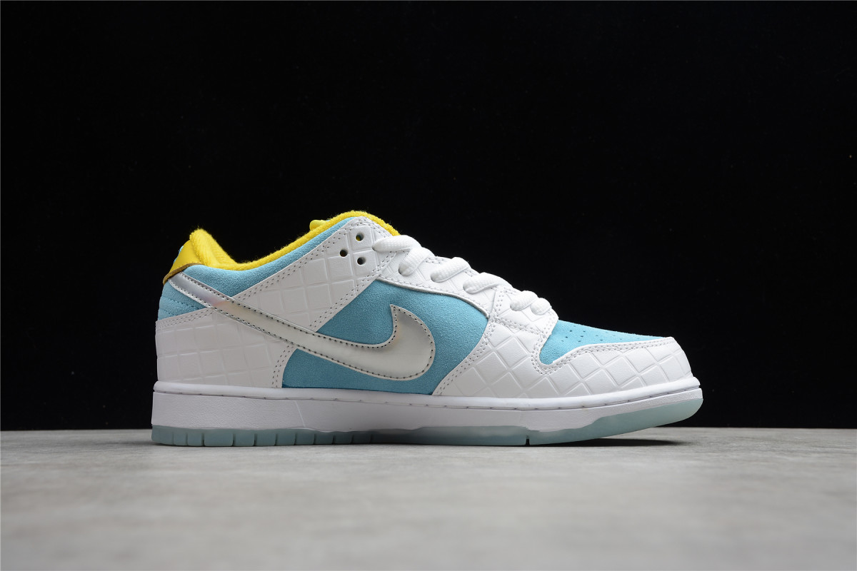 Nike SB Dunk Low "Lagoon Pulse"