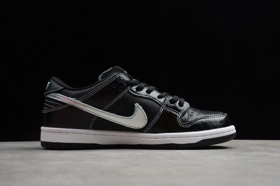 Nike SB Dunk Low "Diamond Supply Co Black"