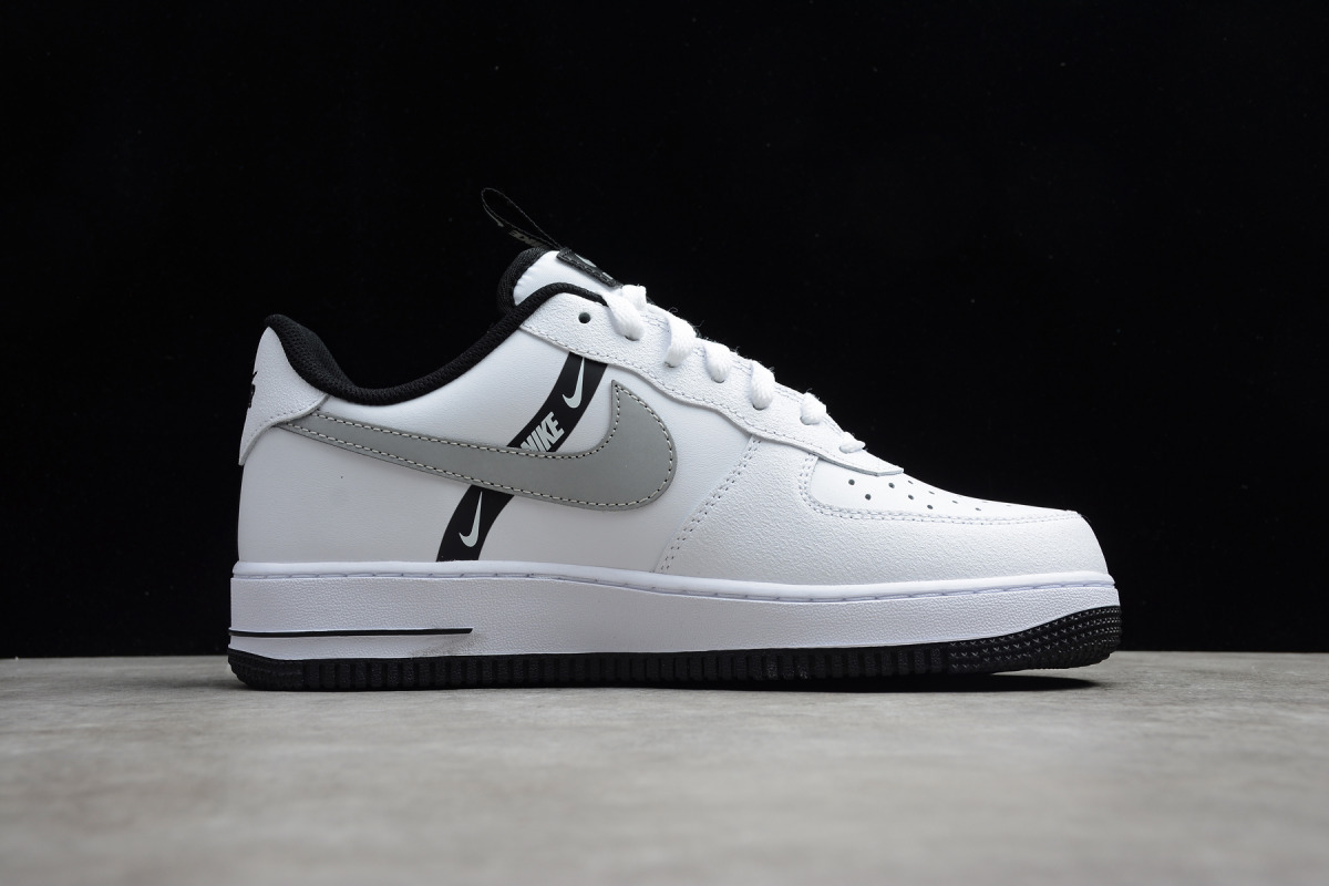 Nike Air Force 1 Low '07 LV8