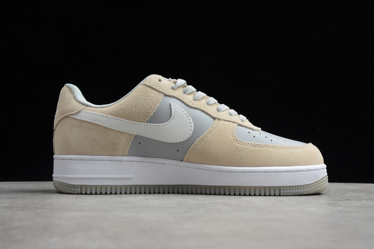 Nike Air Force 1 Low '07 LV8