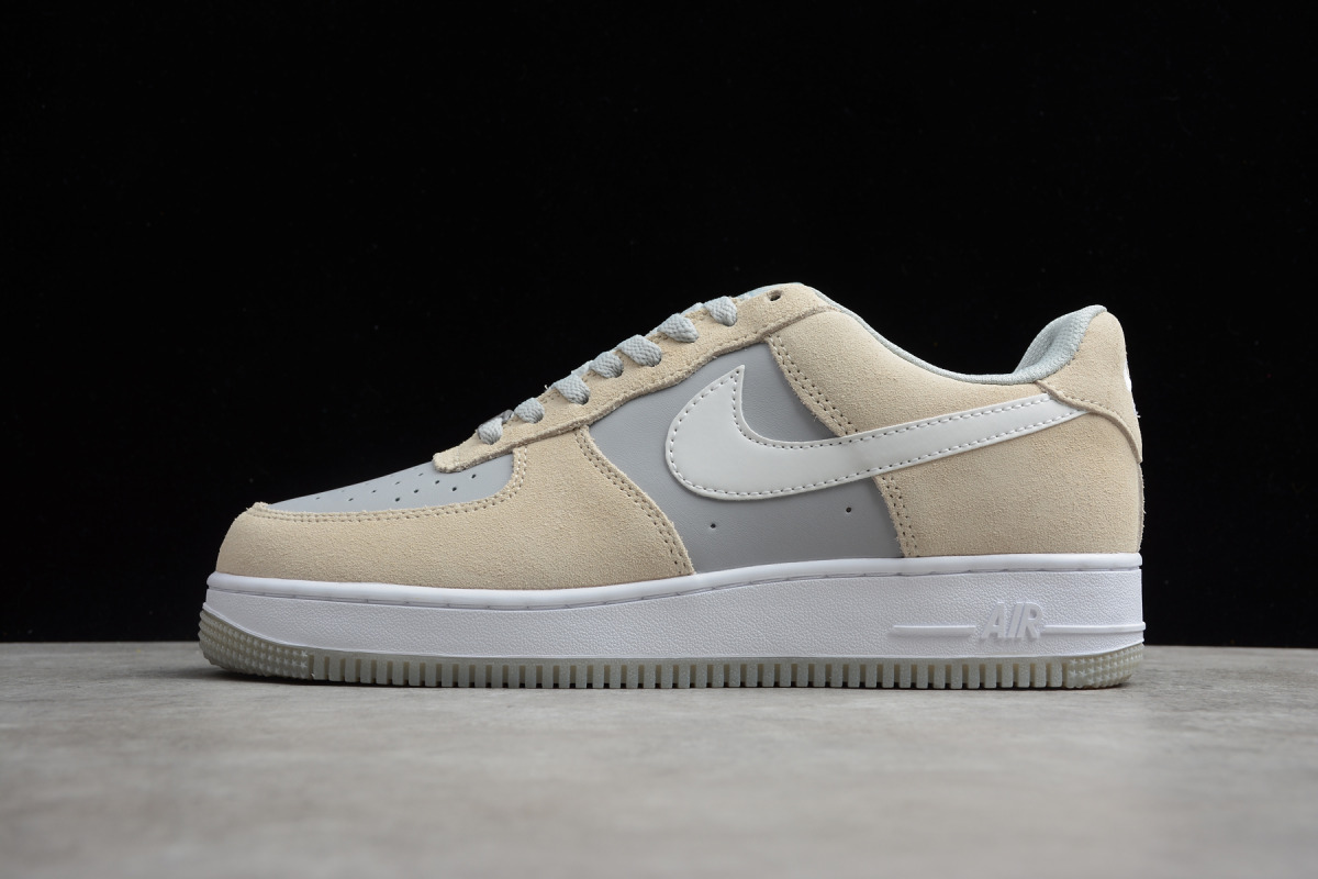 Nike Air Force 1 Low '07 LV8