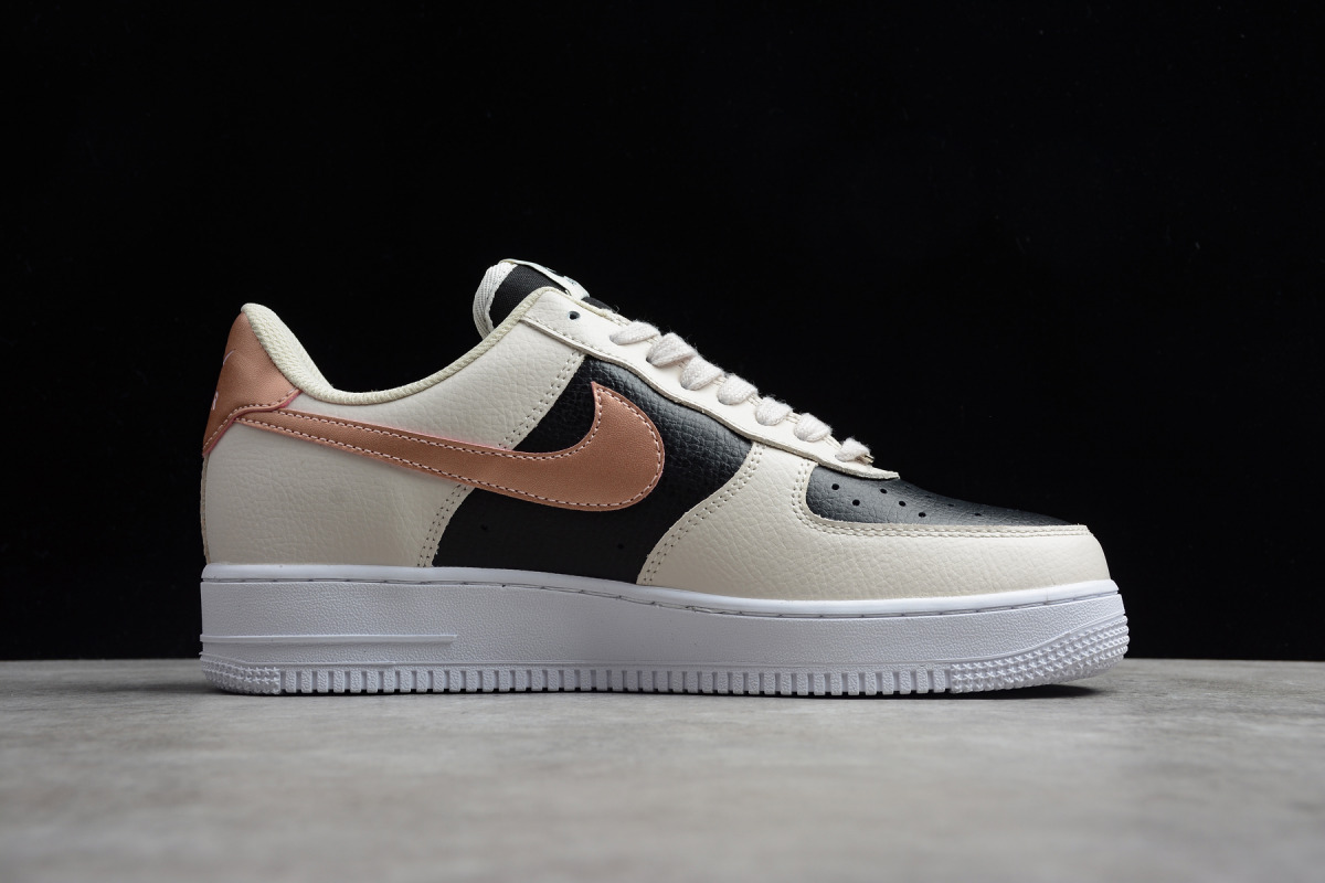 Nike Air Force 1 Low '07 LV8