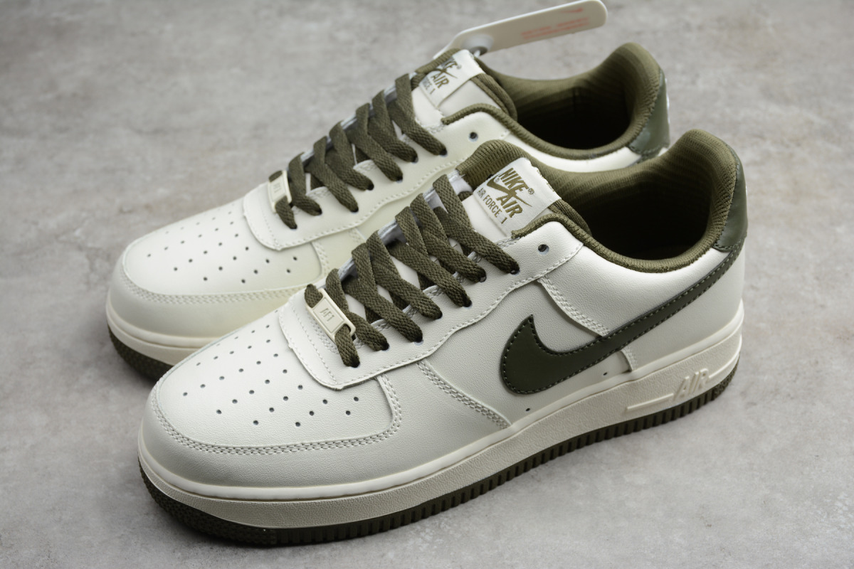 Nike Air Force 1 Low '07 LV8