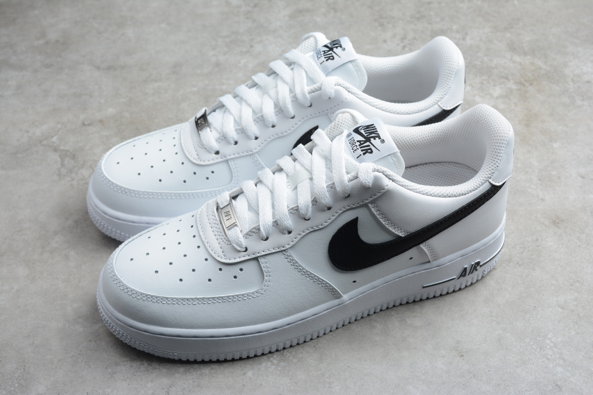 Nike Air Force 1 Low '07 LV8