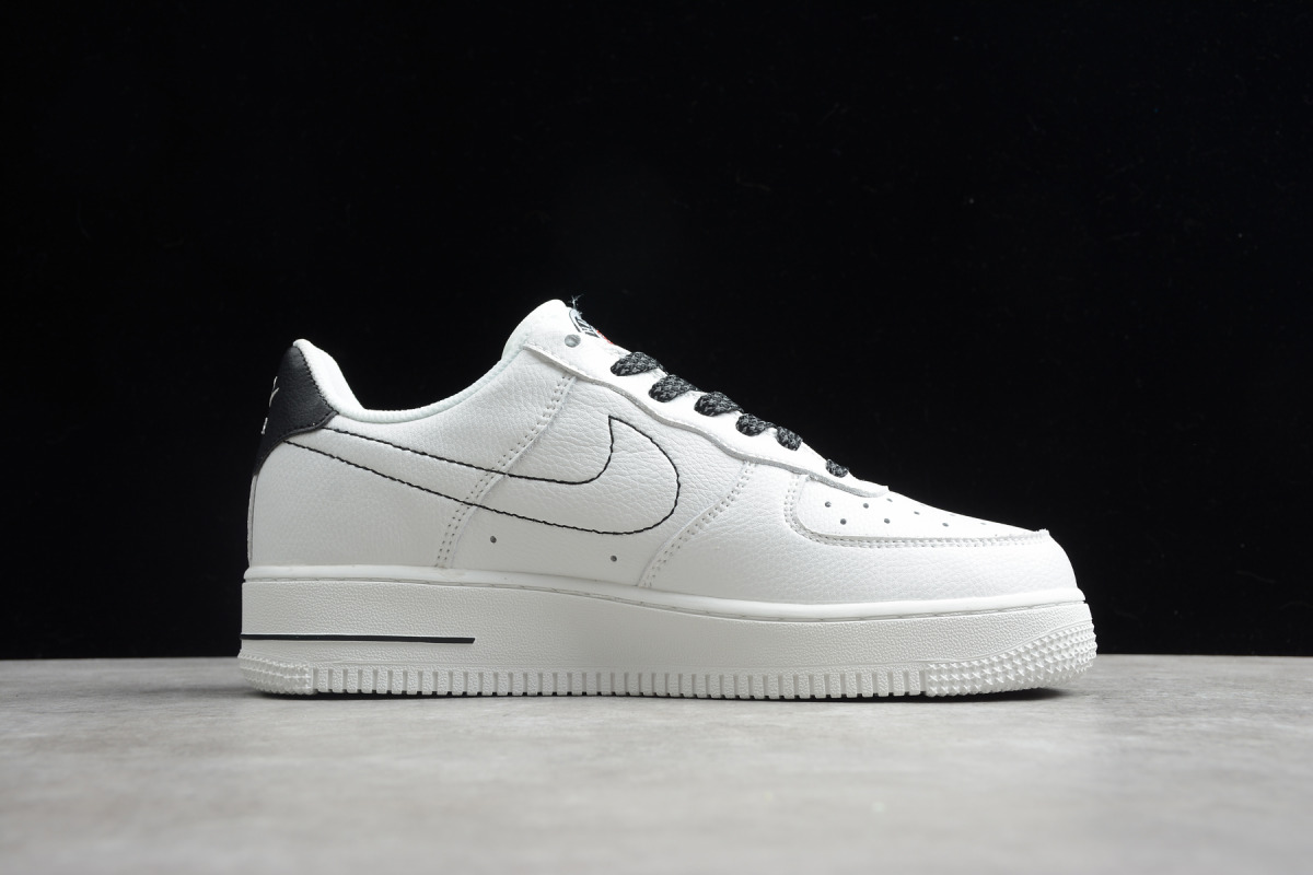 Nike Air Force 1 Low '07 LV8