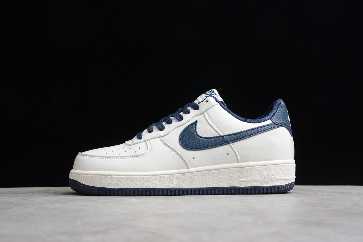 Nike Air Force 1 Low '07 LV8