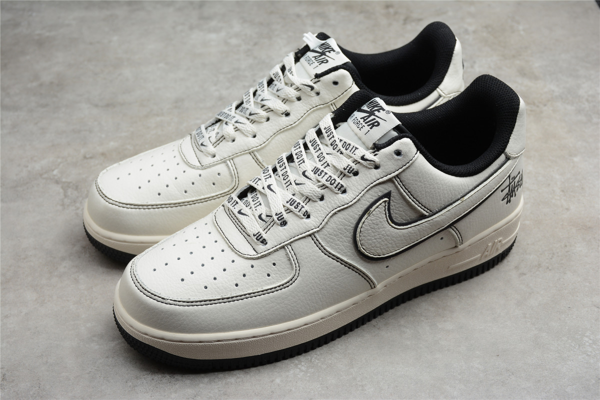 Nike Air Force 1 Low '07 LV8