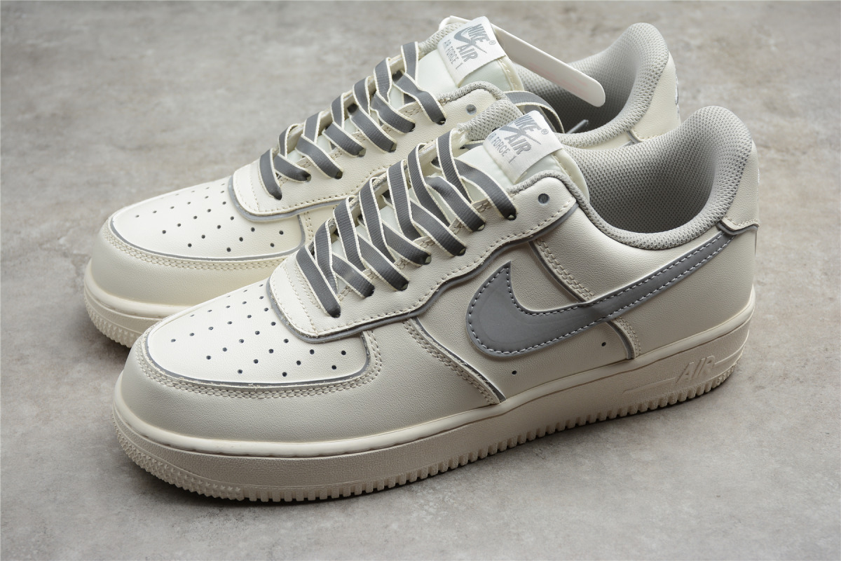 Nike Air Force 1 Low '07 LV8