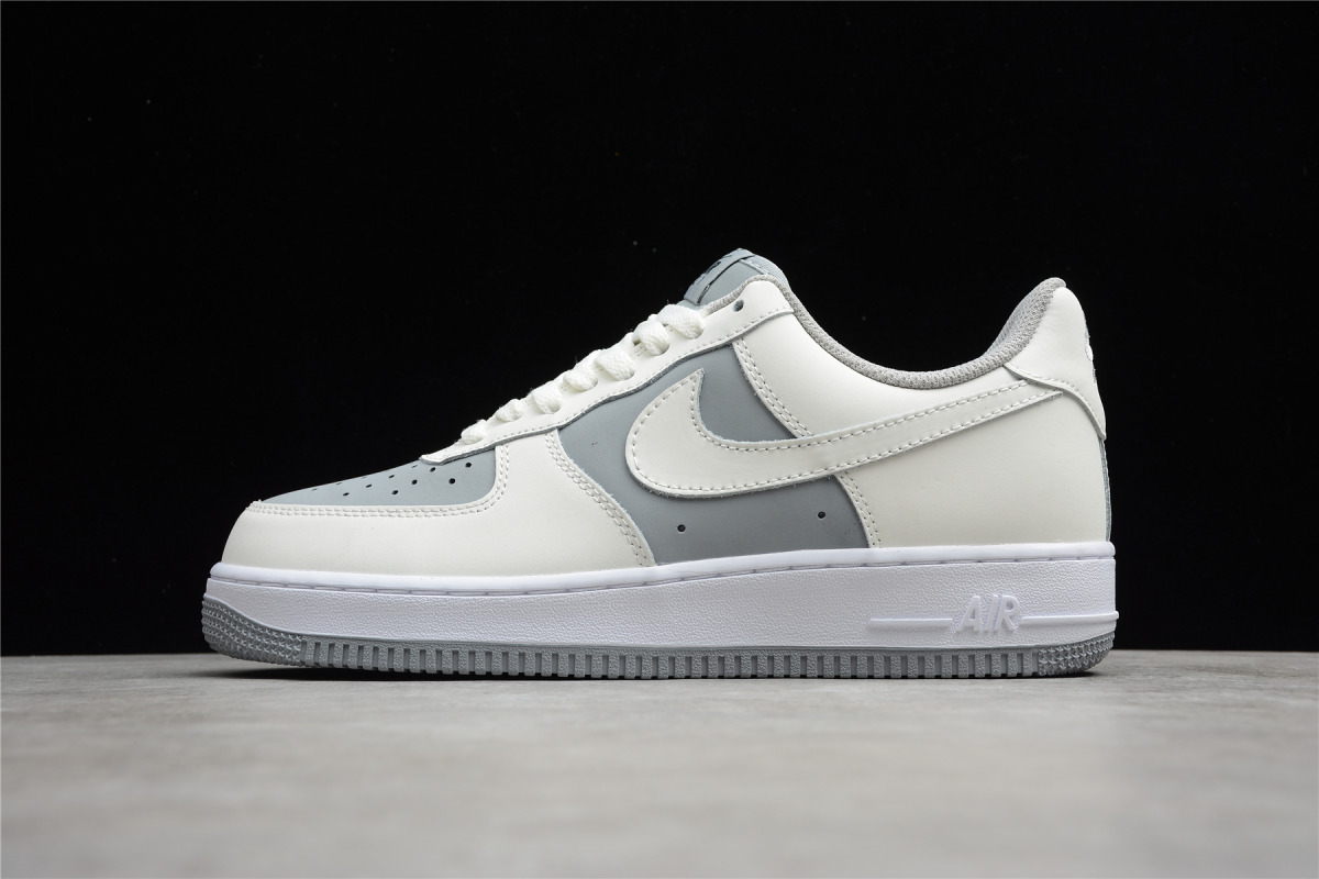 Nike Air Force 1 Low '07 LV8