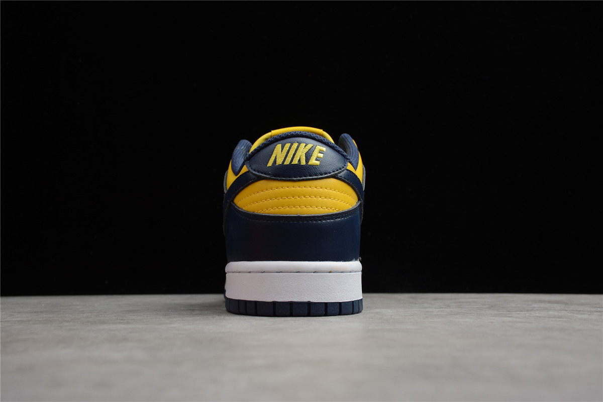 Nike SB Dunk Low "Michigan"