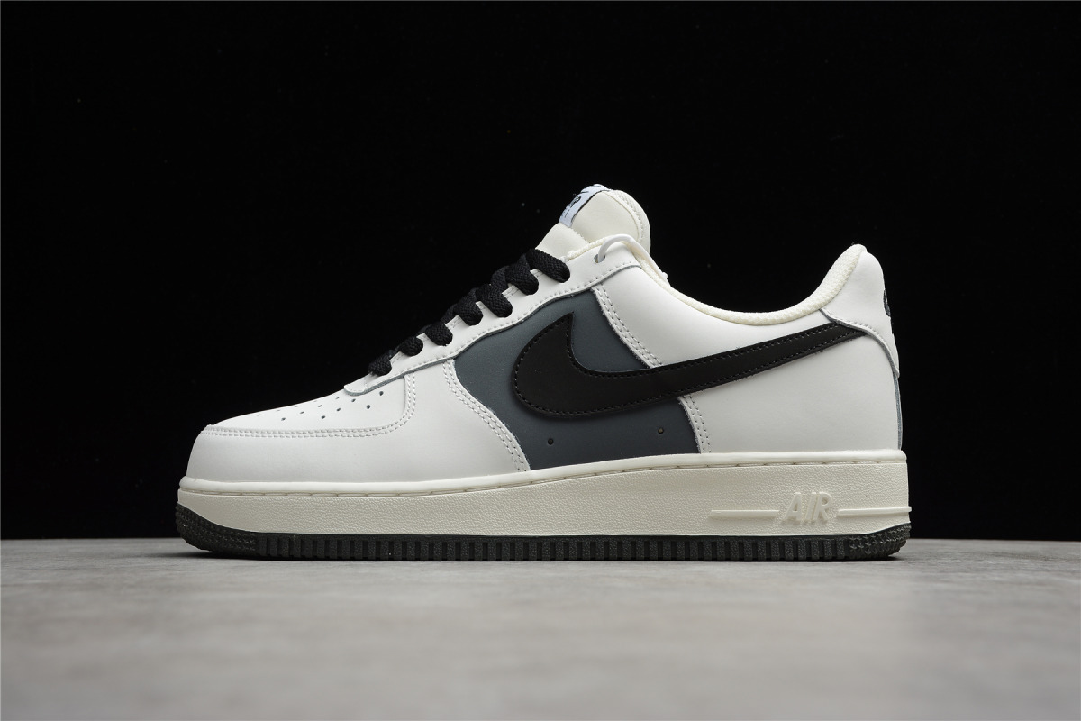 Nike Air Force 1 Low '07 LV8