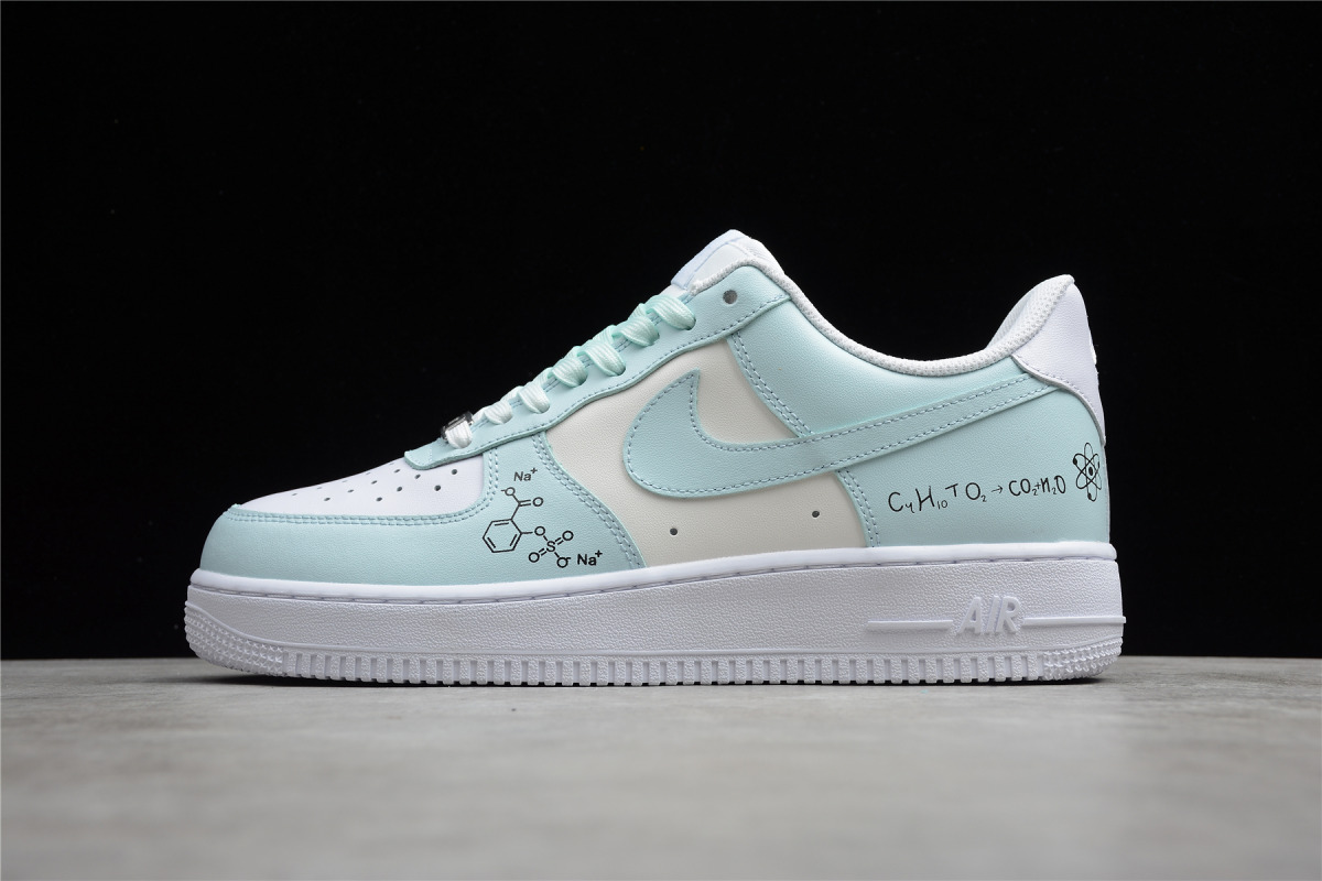 Nike Air Force 1 Low '07 LV8