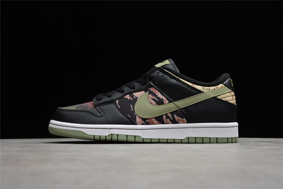 Nike SB Dunk Low "Crazy Camo"