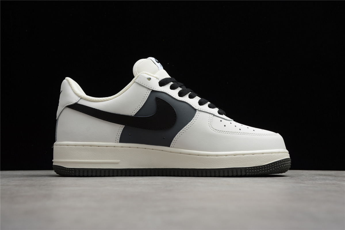 Nike Air Force 1 Low '07 LV8