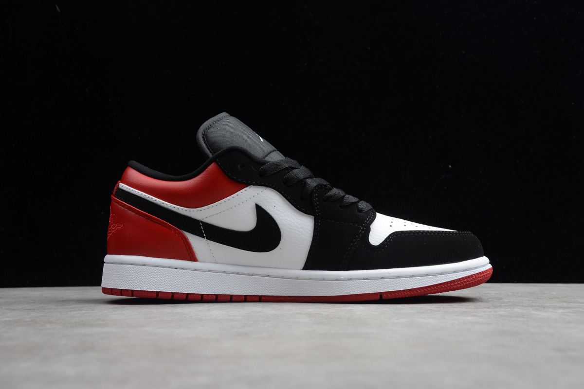 Nike Air Jordan 1 Low "Black Toe"