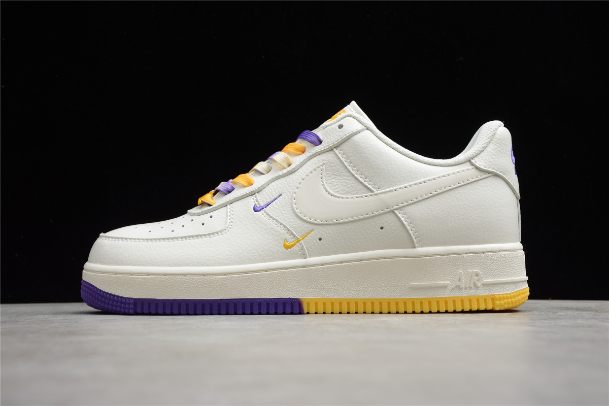 Nike Air Force 1 Low '07 LV8