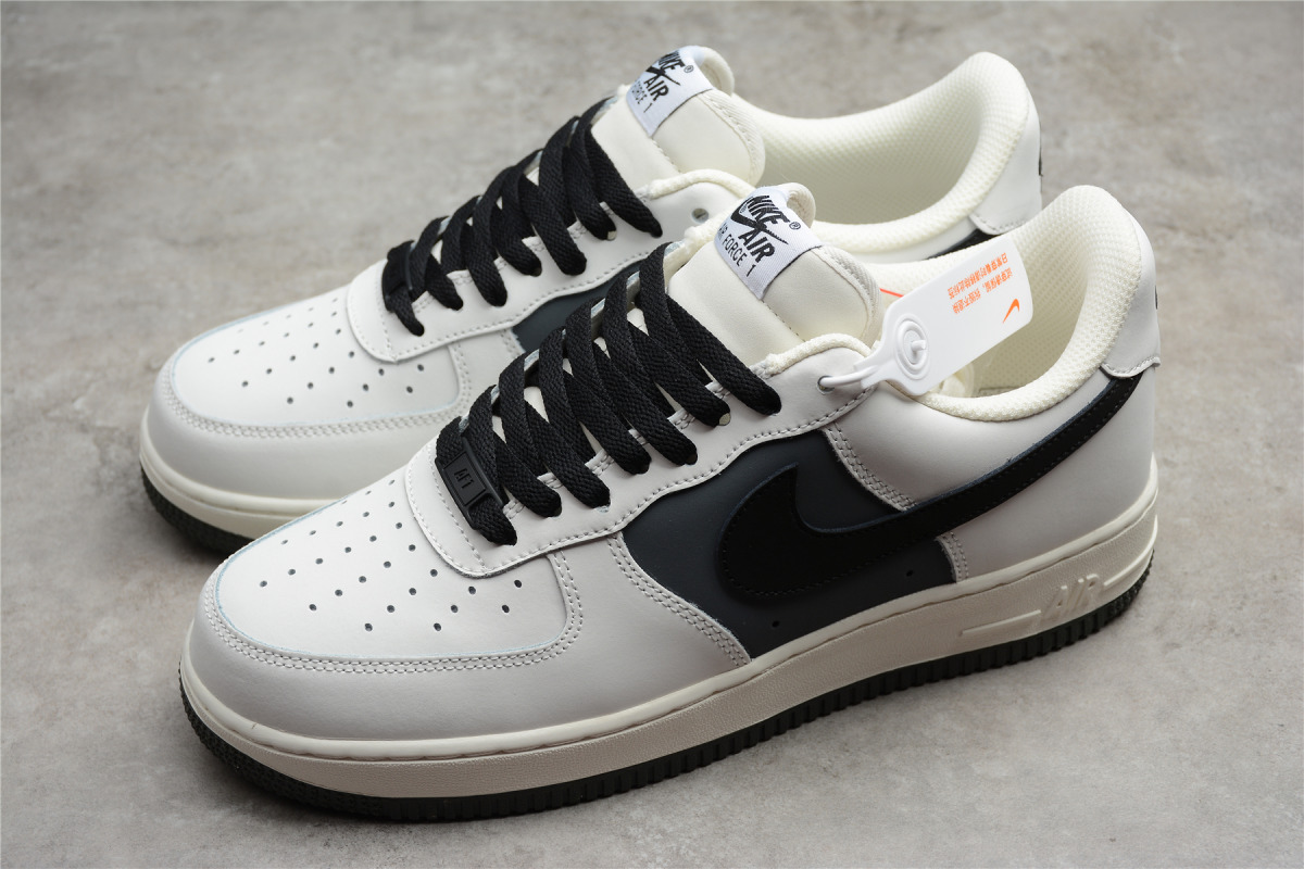 Nike Air Force 1 Low '07 LV8