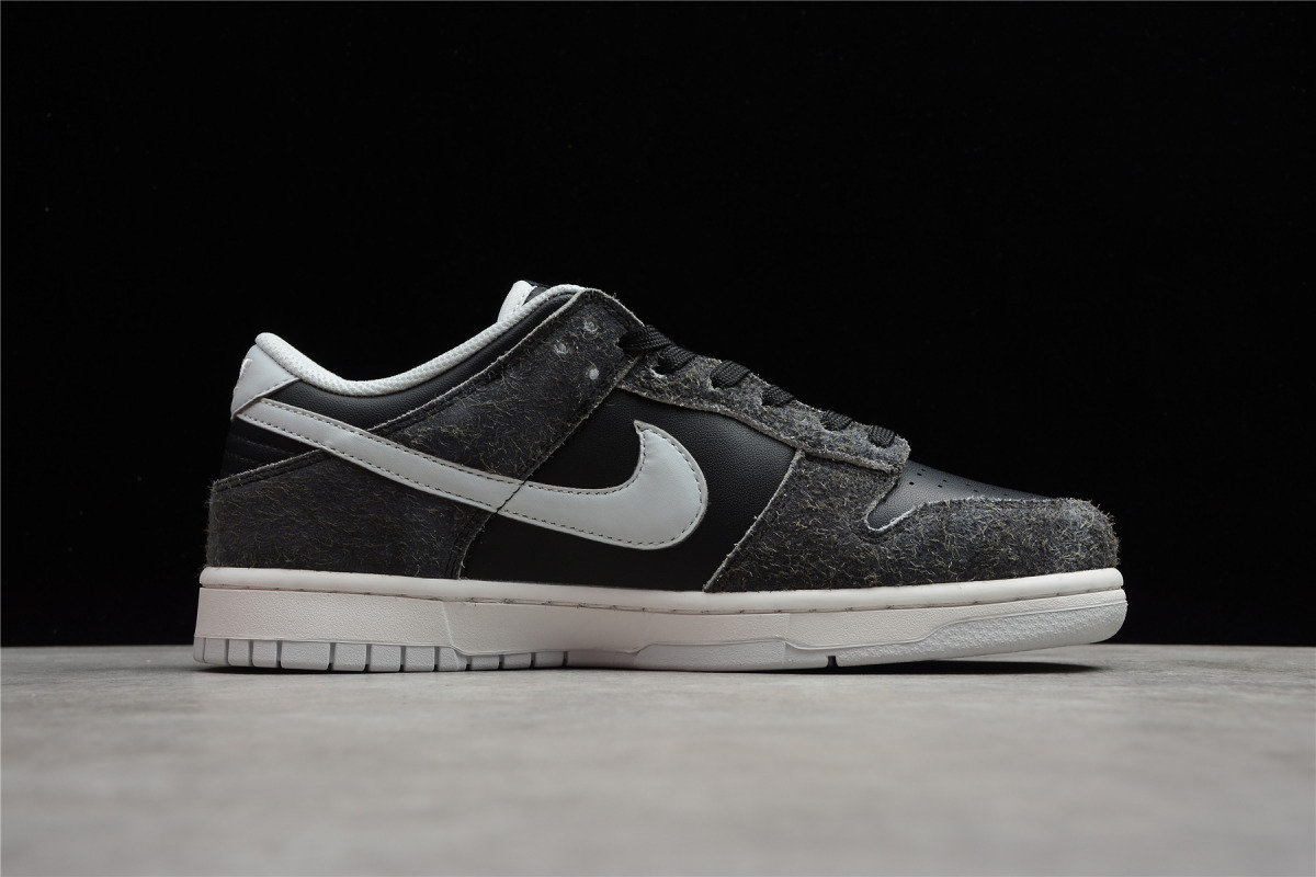 Nike SB Dunk Low "Animal Pack Zebra"