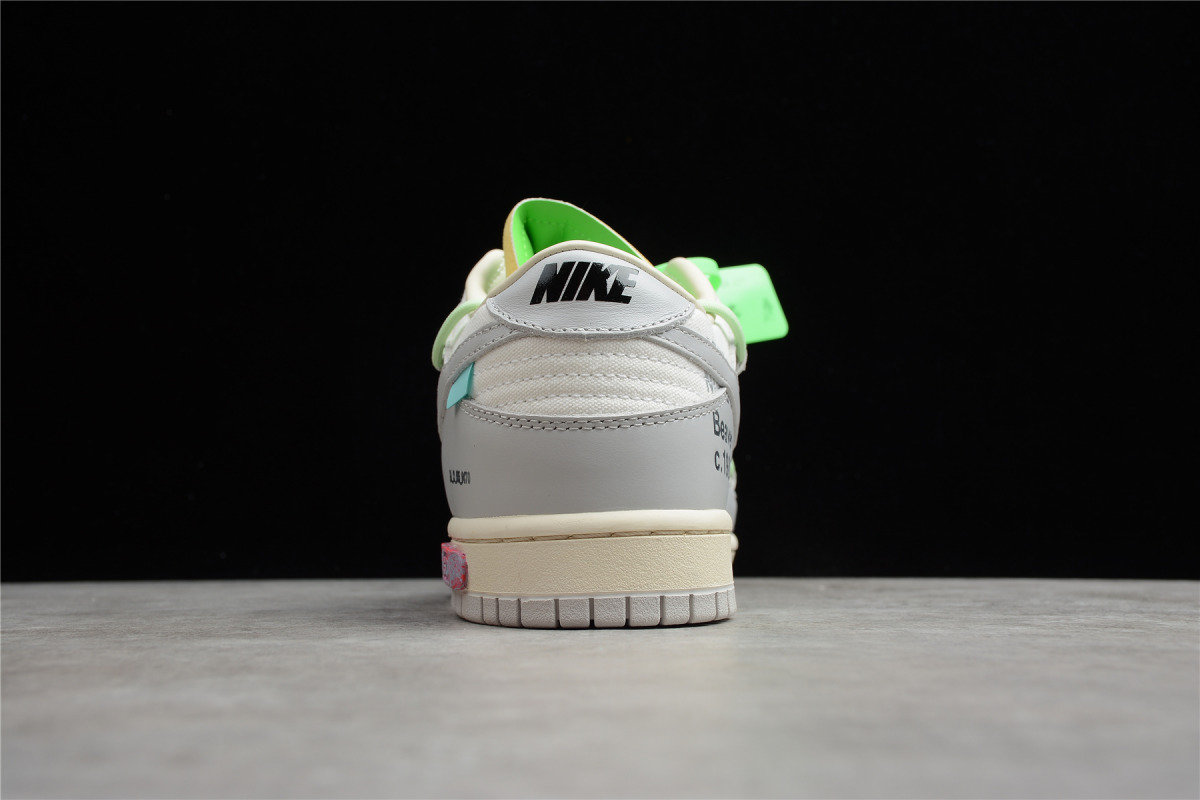 Off-White x Nike Dunk Low "Lot 07 of 50"