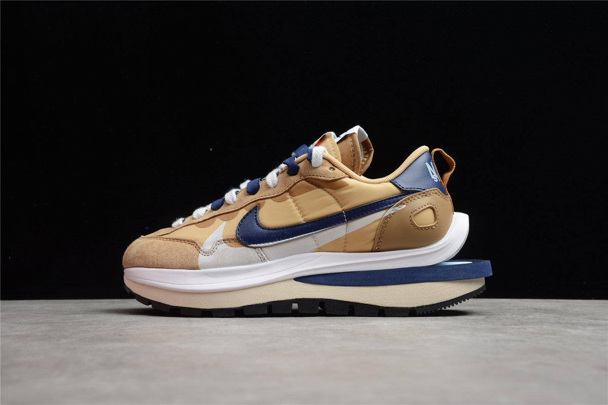 Sacai x Nike Vaporwaffle "Sesame Blue Void"