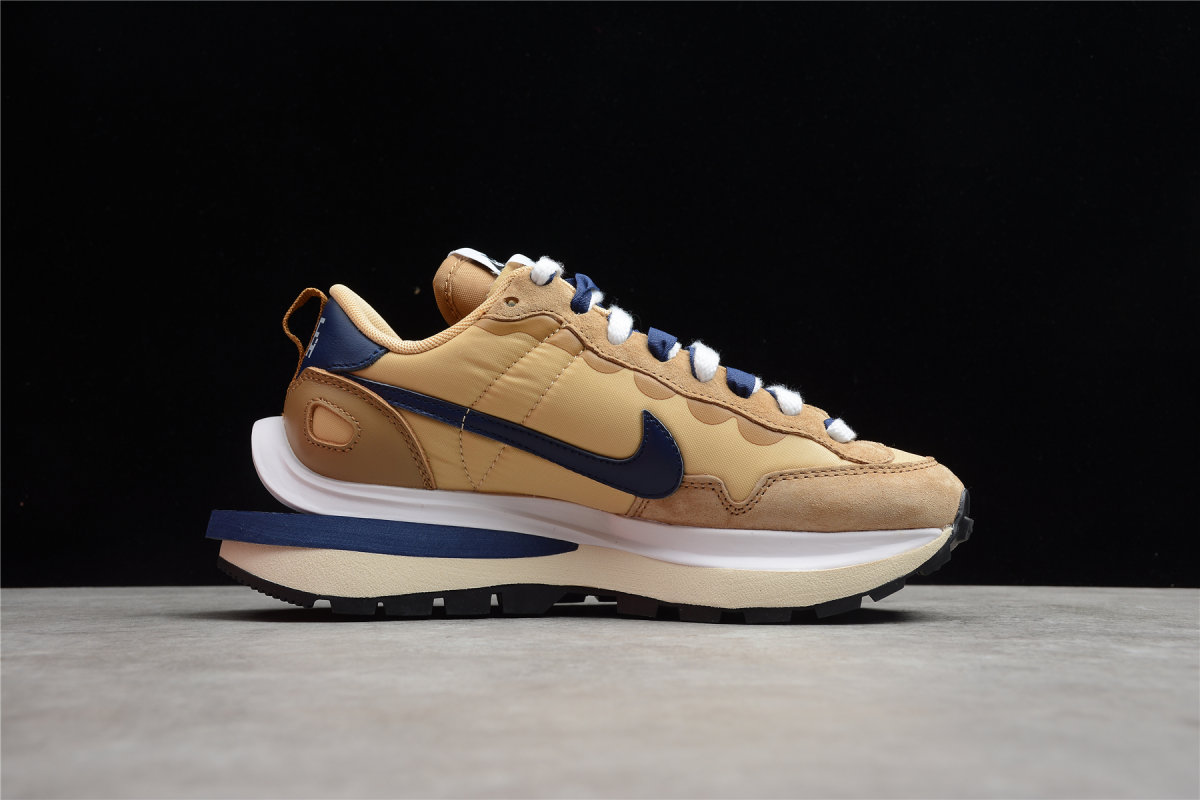 Sacai x Nike Vaporwaffle "Sesame Blue Void"