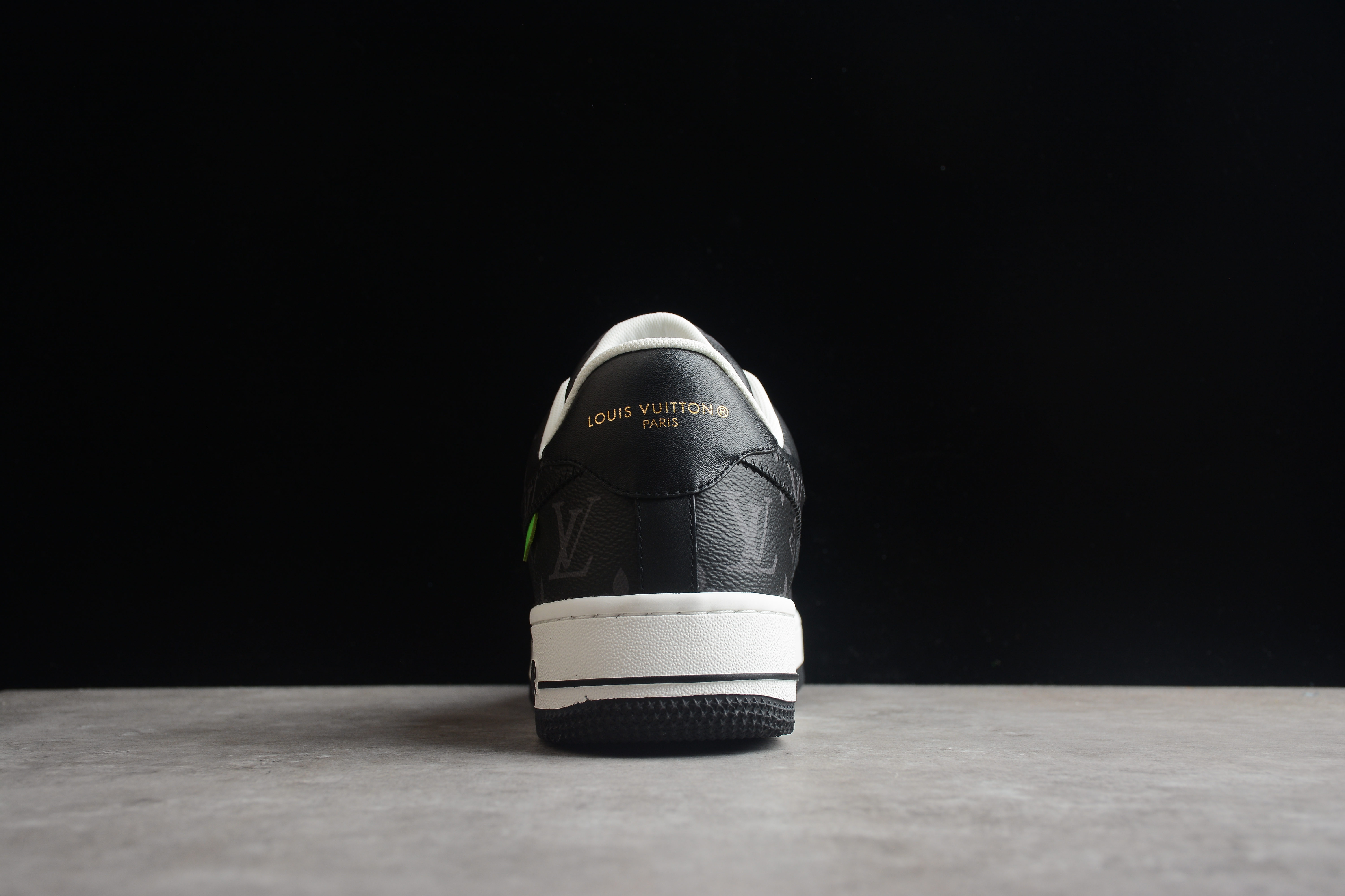 Louis Vuitton x Nike Air Force 1 Sneakers, ENVÍO GRATIS