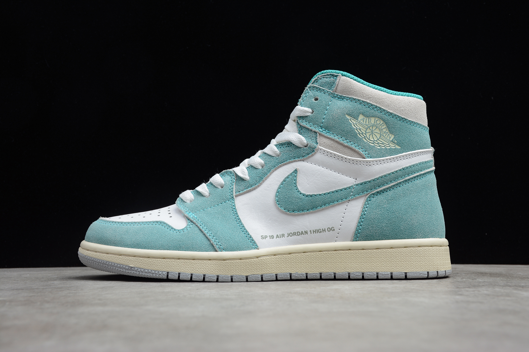 Nike Air Jordan 1 High "Turbo Green"