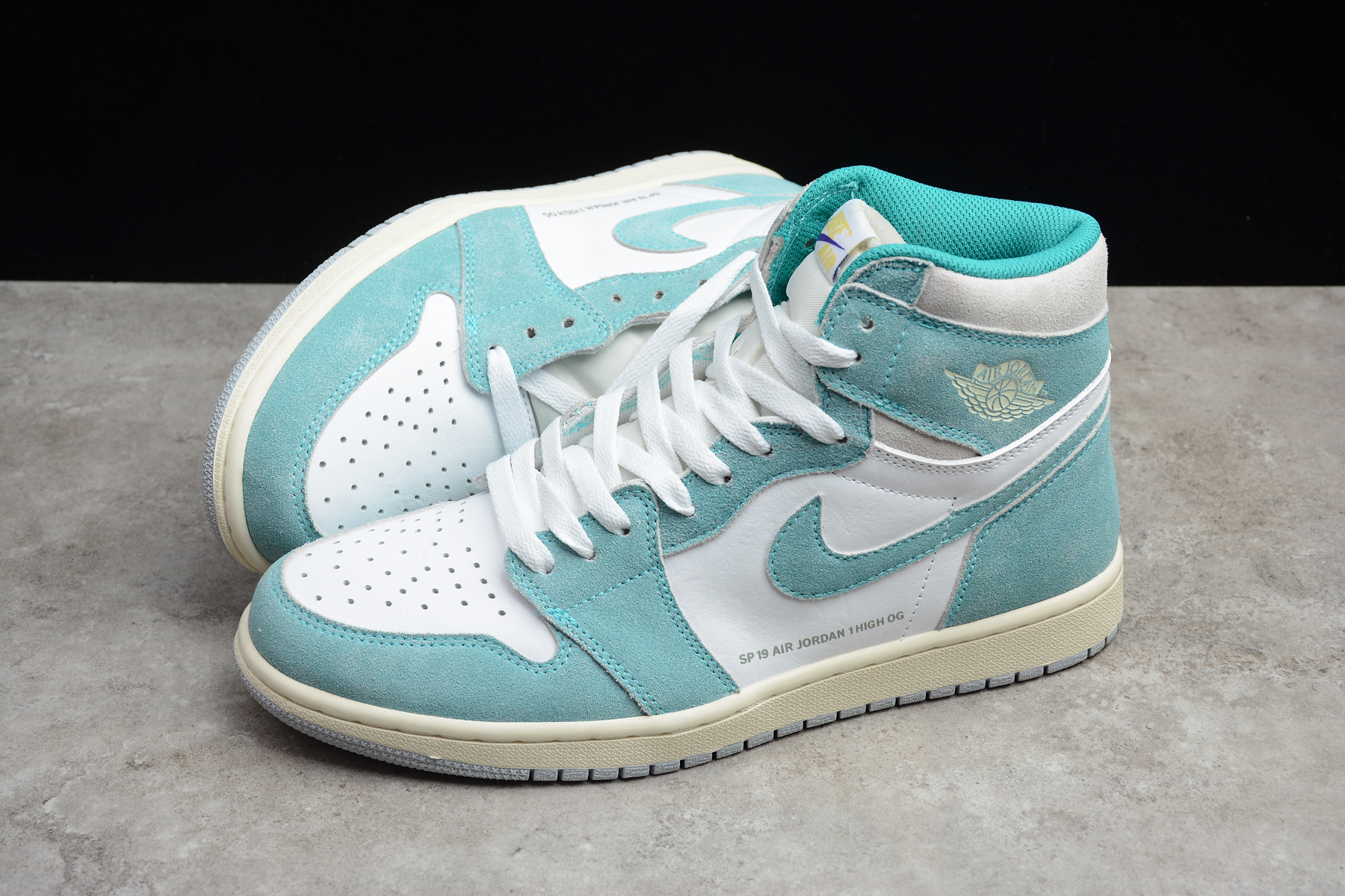 Nike Air Jordan 1 High "Turbo Green"