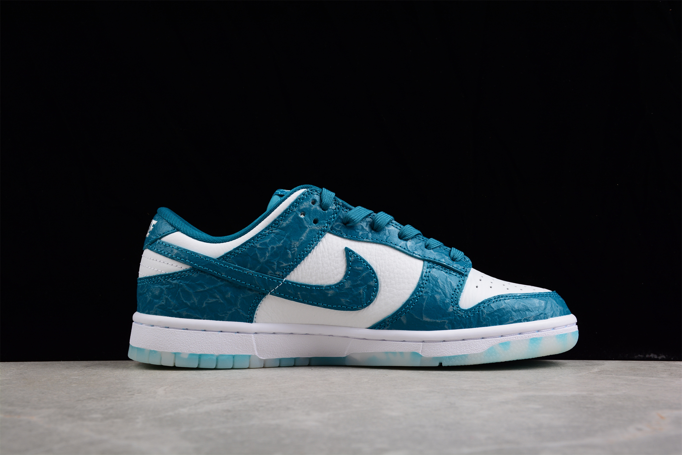 Nike SB Dunk Low "Ocean"