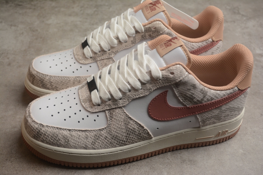 Nike Air Force 1 Low '07 LV8