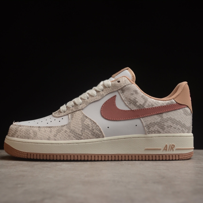 Nike Air Force 1 Low '07 LV8