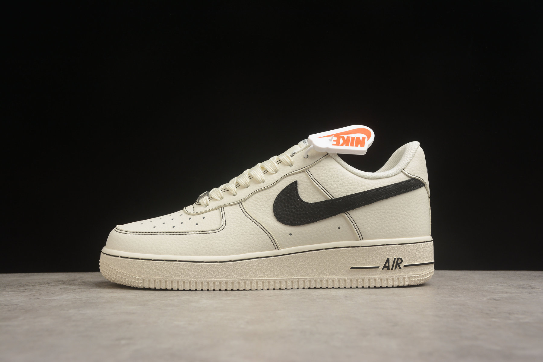 15b4d31a.jpg Nike Air Force 1 Low '07 LV8 - Imagen 1