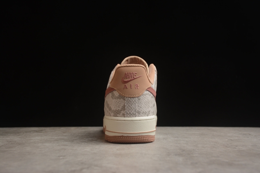 Nike Air Force 1 Low '07 LV8